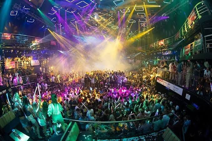 đ¶ The City Nightclub CancĂșn - VIP Skip the Line + Open Bar