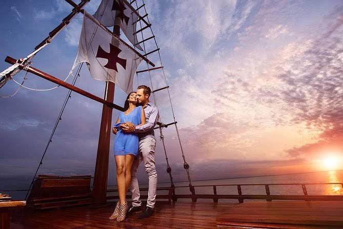 Columbus Cancún: Cena Romántica en Galeón Español sobre la Laguna Nichupté