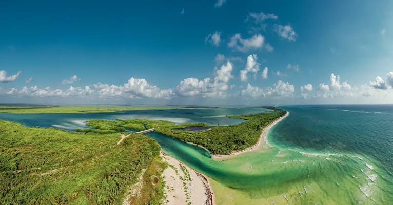 Sian Ka’an: Ecoturismo en el Corazón de la Naturaleza