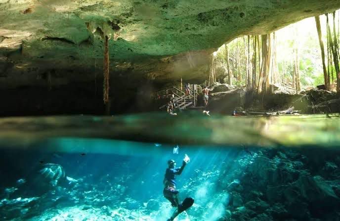 Tulum y Cenote Dos Ojos: Aventura Arqueológica y Natural