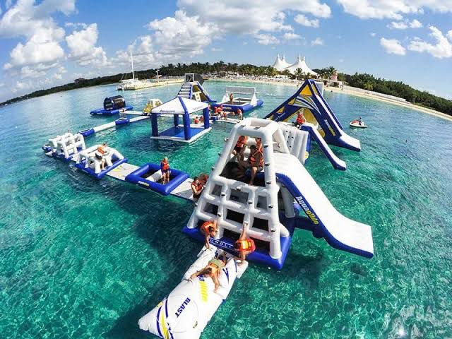 Playa Mia Cozumel - El Cielo Catamarán y Jinmy